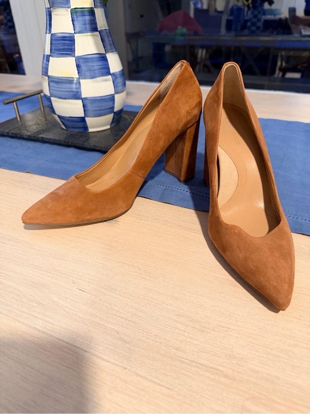 Banana Republic Pointed Toe Block Heel Pump — Tan Suede